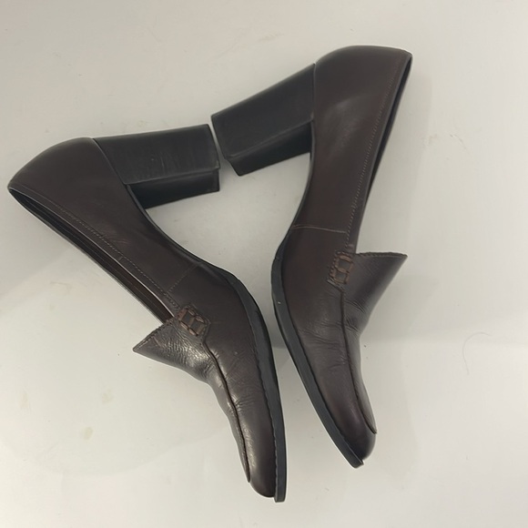 Westies Women's Brown Leather Loafers Chunky 3 Inch Heels Slip On - Picture 2 of 11